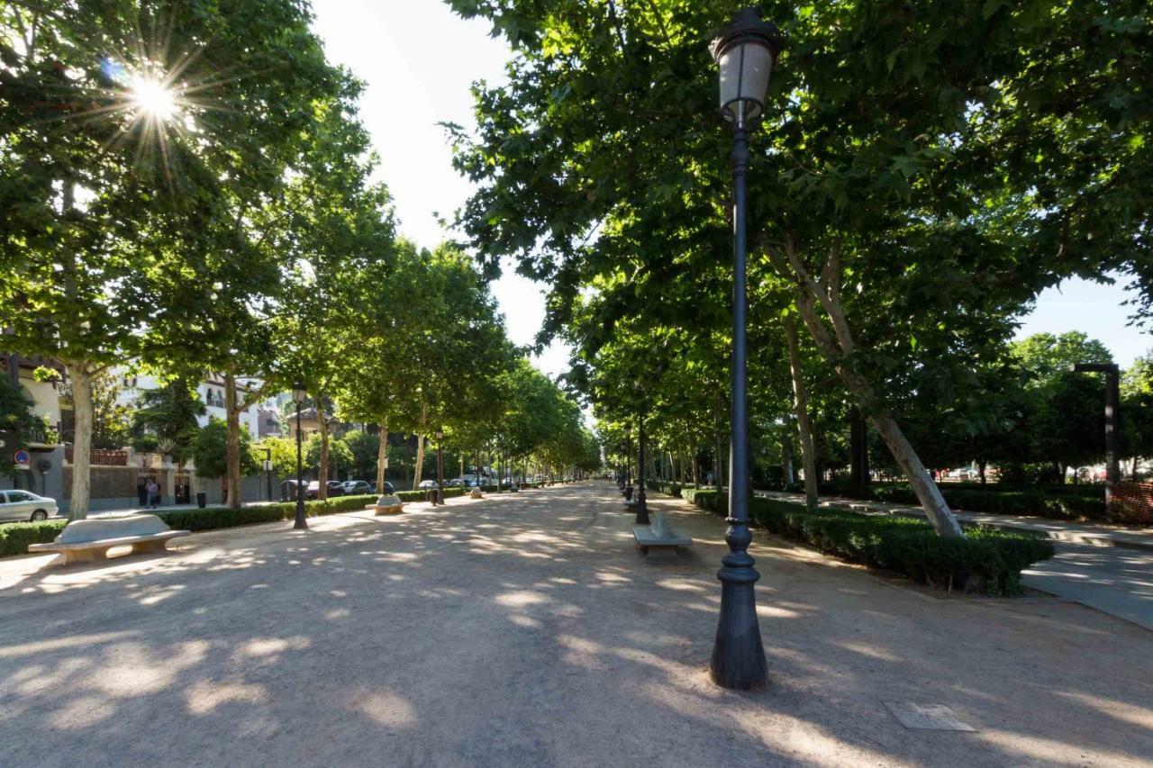Apartamento Paseo Del Salon Granada Luaran gambar